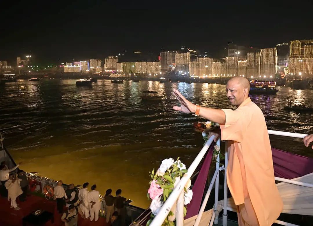 काशी की देव दीपावली के मनोहरम दृश्य